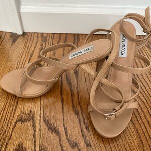 Steve Madden Natural Sandal/Heel size 8.5